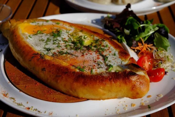 Национальные блюда абхазии фото Georgian food in Georgia: khachapuri, khinkali, family restaurants Georgian food