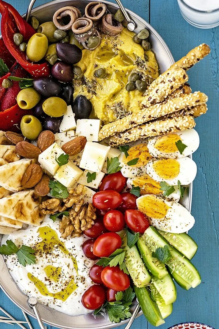 Национальные блюда греции с фото Greek mezze platter (easy appetizer spread tips) Recipe Greek recipes, Food and 