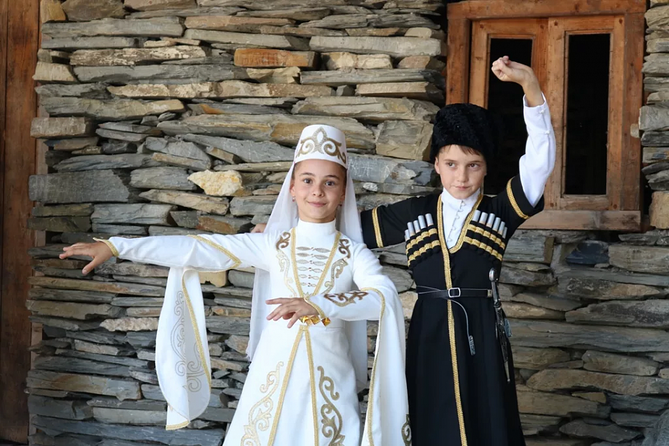 Национальные фото осетии Национальная одежда народов Кавказа