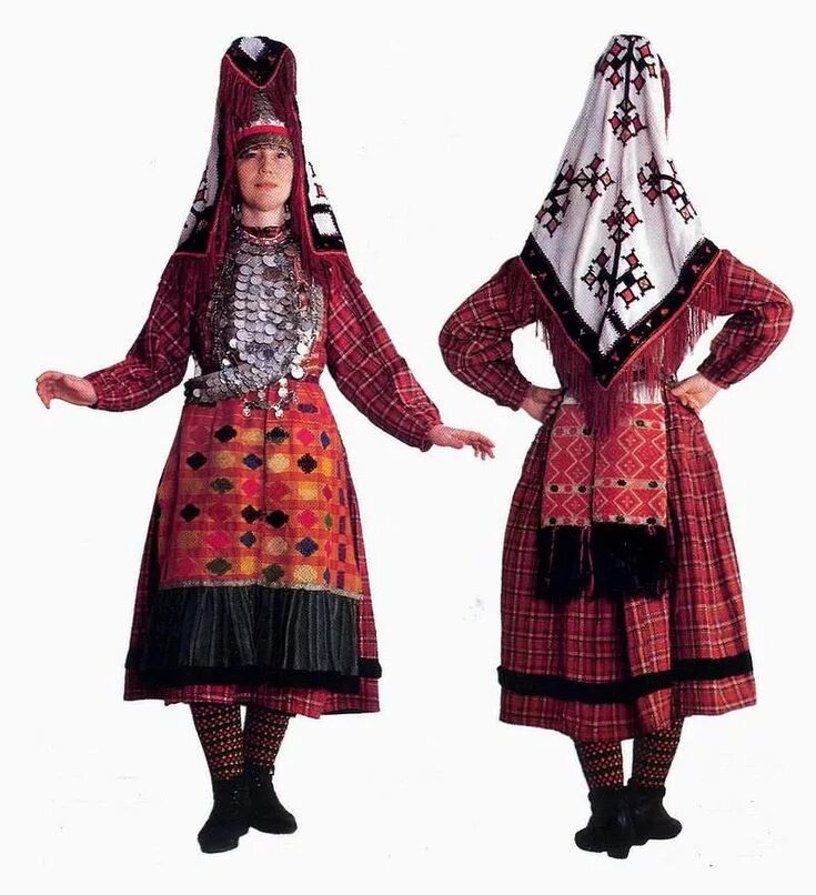 Национальные одежды фото южная удмуртка в праздничном костюме Удмурты, удмуртский народ Traditional outfi