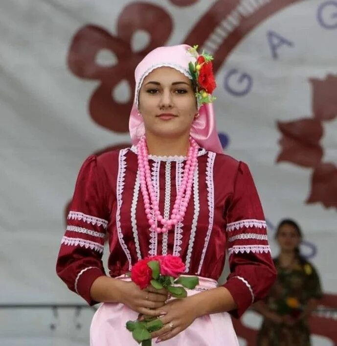 Национальный костюм гагаузов фото и описание Muslim Fashion World panosundaki Pin