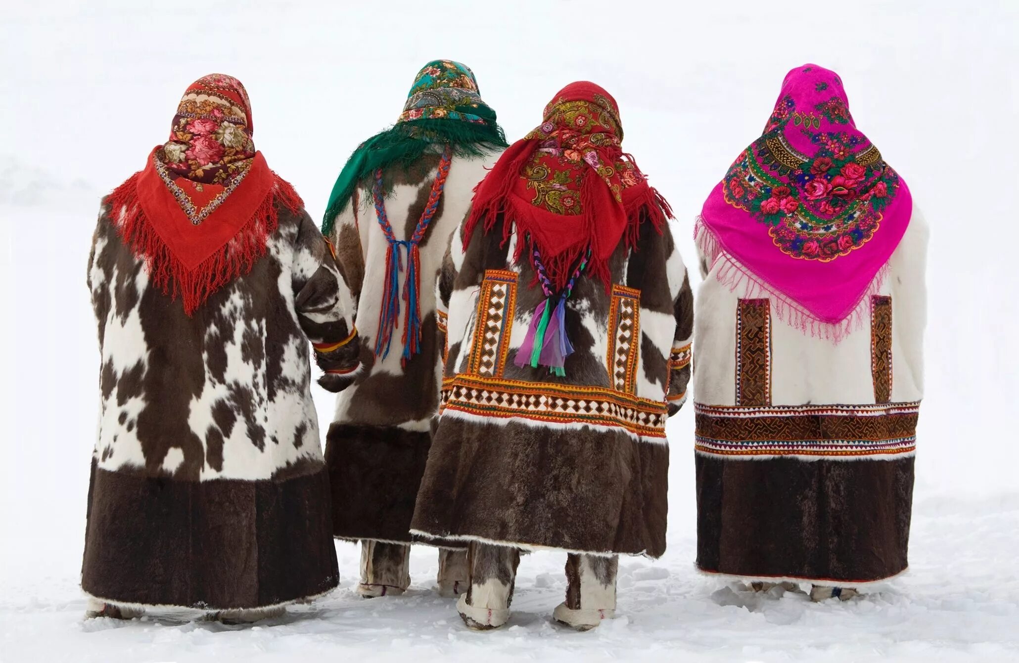 Национальный костюм хантов фото Traditional life in the Siberian Arctic - in pictures Traditional dresses, Siber