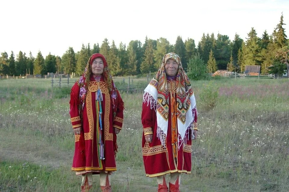 Национальный костюм хантов фото В Югре проведут окружной детский конкурс на языках коренных малочисленных народо