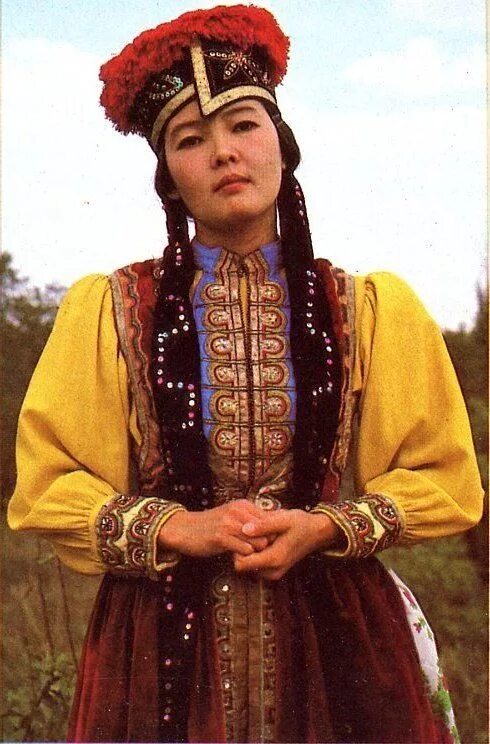 Национальный костюм калмыков фото universalbeauty: Kalmyk woman Kalmykia, Eastern Russia, Asia. Traditional outfit