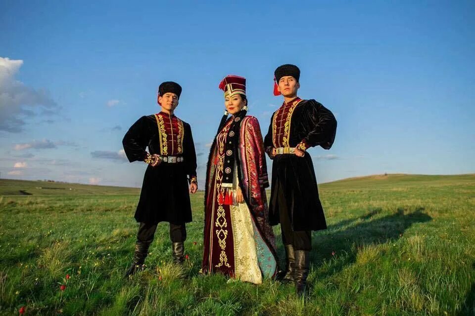 Национальный костюм калмыков фото Mongolia Live Mongolia, Caspian sea, Traditional outfits
