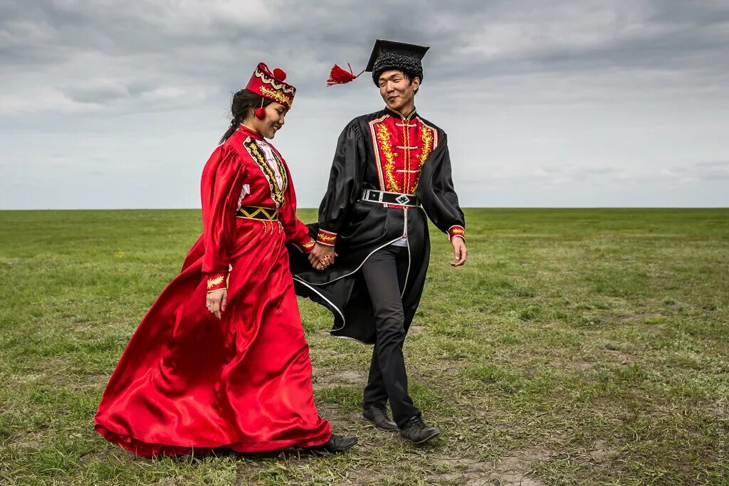 Национальный костюм калмыков фото Почему европейские всадники носили калмыцкие шапки? Живая Средняя Азия Дзен