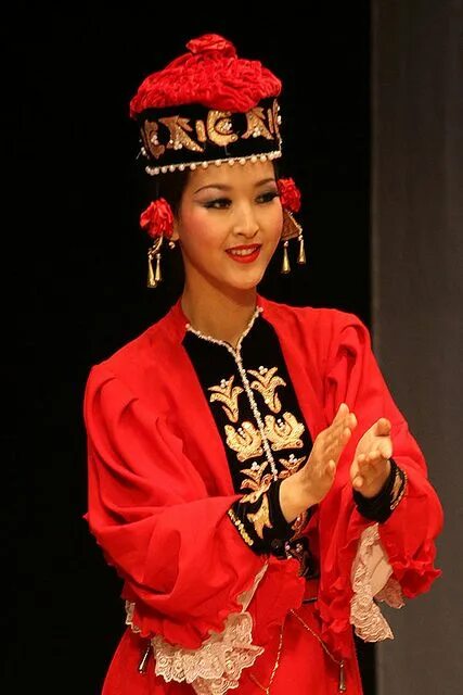 Национальный костюм калмыков фото Kalmyk Folk Costume Traditional outfits, Costumes around the world, Folk costume