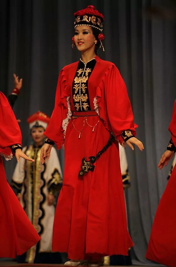 Национальный костюм калмыков фото Kalmyk Folk Costume and Dance Traditional fashion, Traditional outfits, Ethnic f