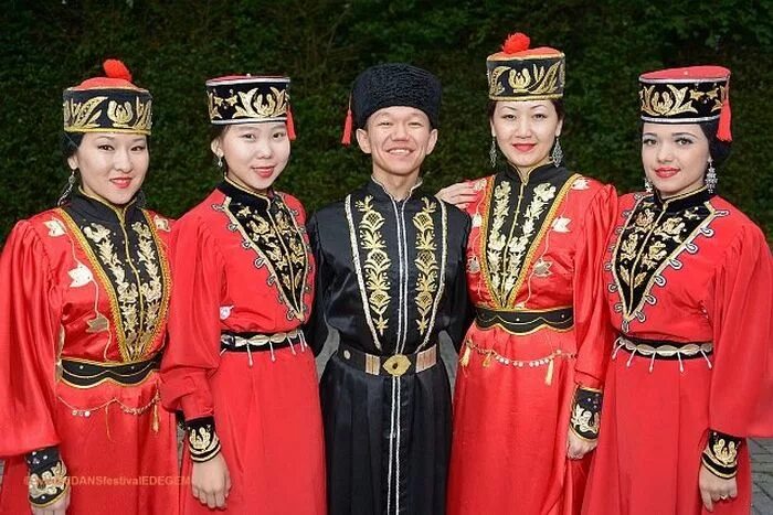 Национальный костюм калмыков фото мужской и женский Народный костюм калмыкии - найдено 90 картинок