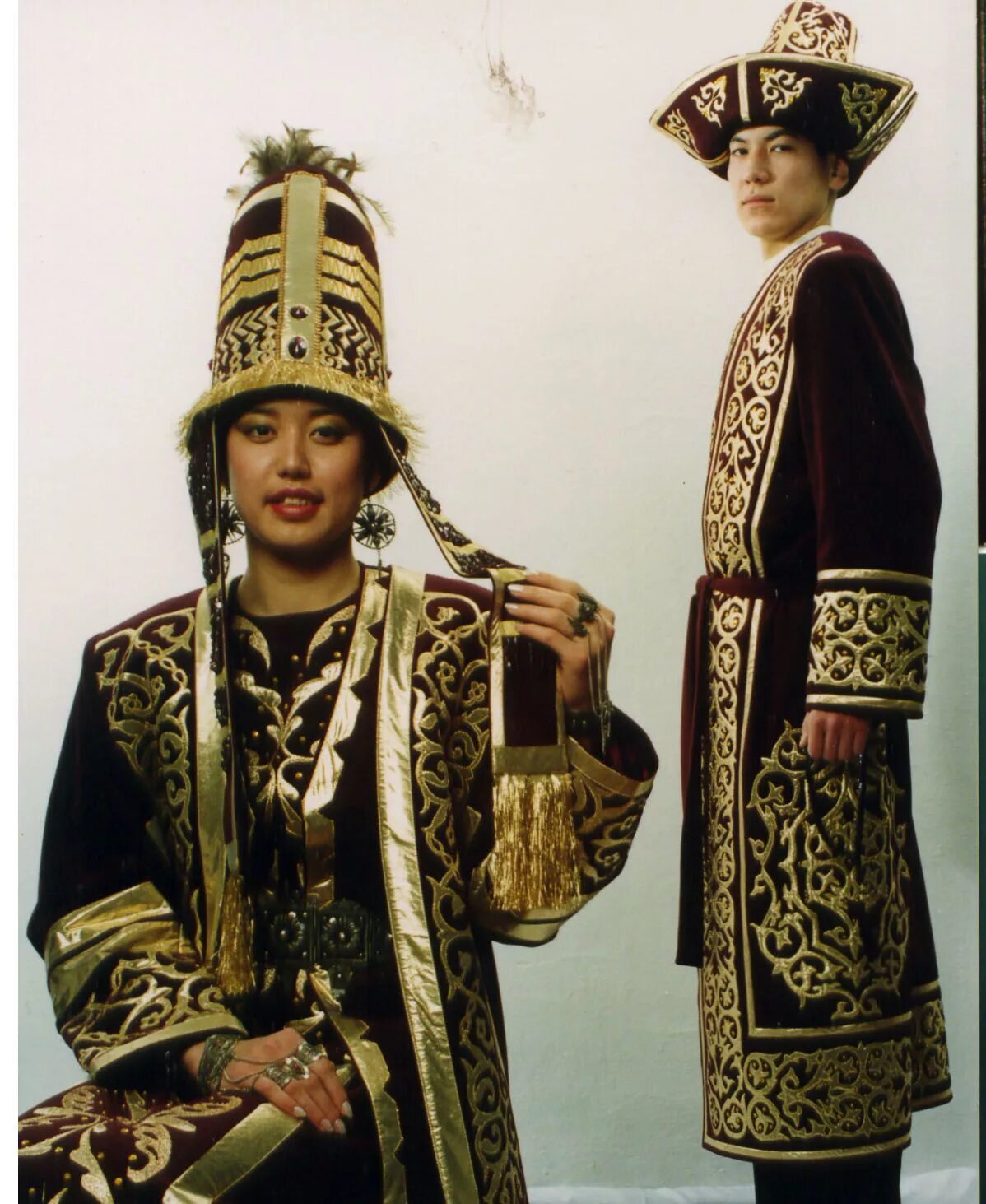 Национальный костюм казахов фото женский казахский национальный орнамент Traditional outfits, Favorite outfit, Fa