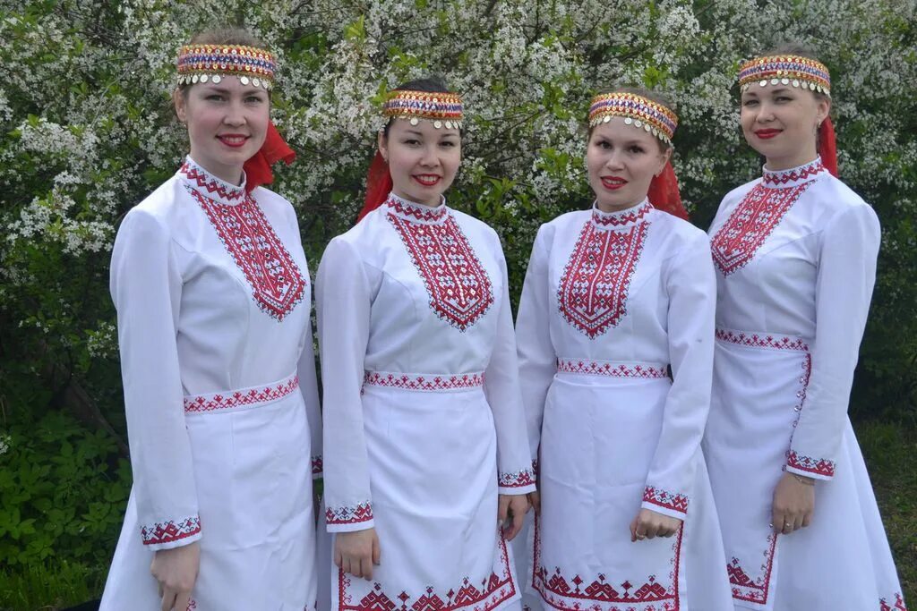 Национальный костюм марийцев фото Как на Троицу гостей встречали - Статьи - Тонкинская районная газета "Красное зн
