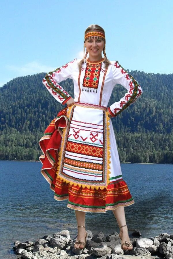Национальный костюм марийцев фото марийские костюмы. Folk costume, Fashion, Costumes