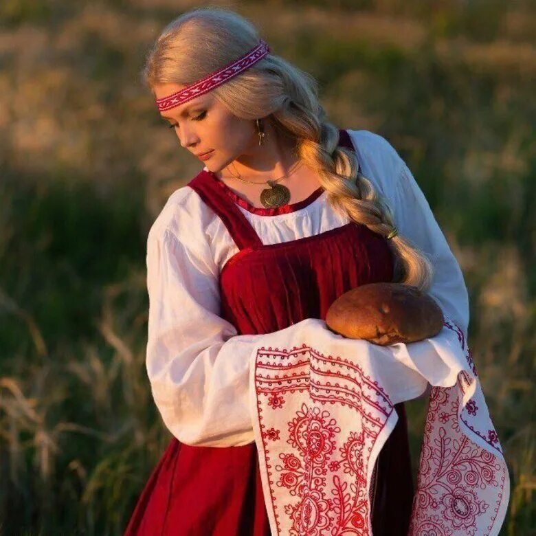 Национальный костюм русской девушки фото Из чего состоит традиционный народный женский костюм? Слово "понёва" знакомо дал