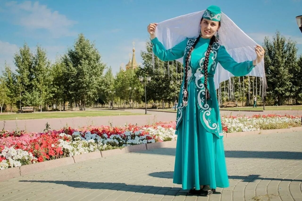 Национальный костюм татарки фото Музейный урок и познавательная викторина "Национальный татарский костюм" 2022, В