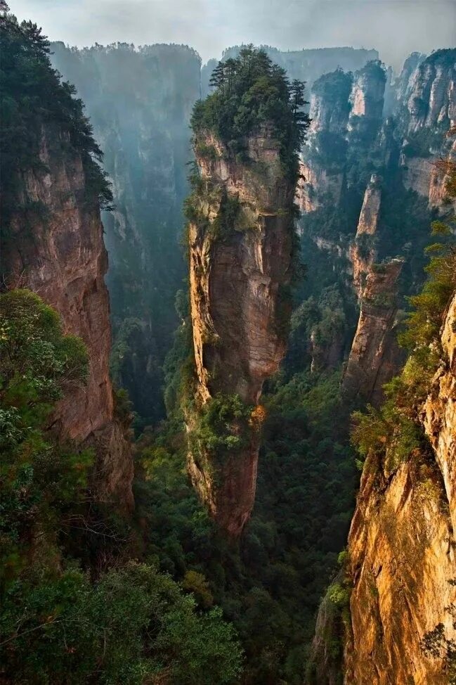 Национальный парк чжанцзяцзе фото Zhangjiajie National Park, China. All the sketches for the landscapes of Pandora
