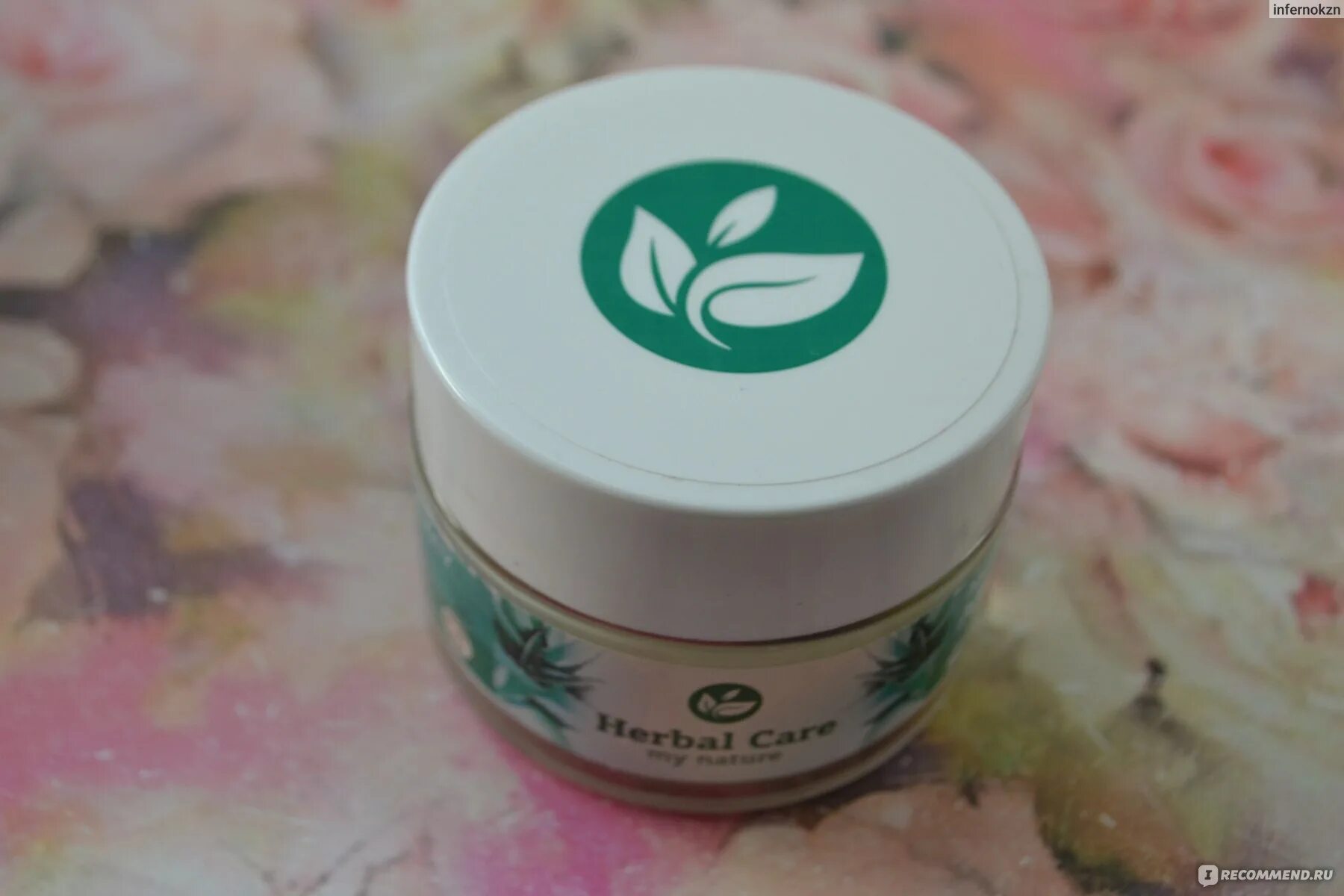 Найти крем по фото в интернете Крем для лица Farmona Herbal Care Увлажняющий "Алоэ" - "Надоела постоянная сухос