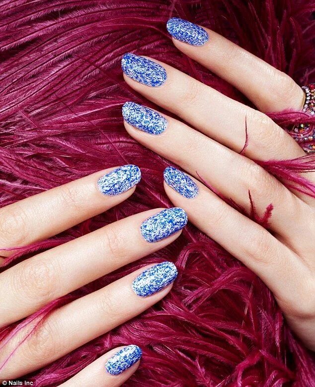 Найти ногти фото Move over concrete, so long velvet: Now FEATHER manicures are the newest nail cr