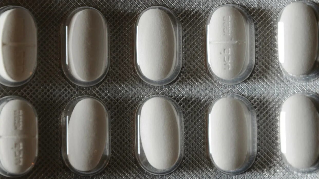 Найти таблетки по фото Widely used epilepsy drugs tied to rare, deadly side effect, FDA warns