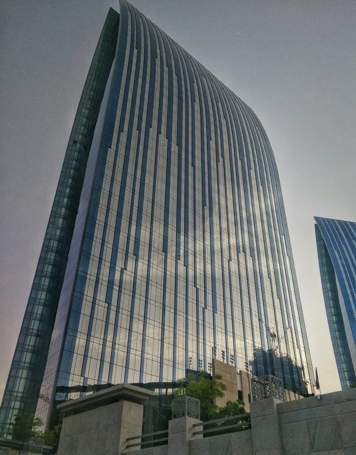 Найти здание по фото Free Images : building, skyscraper, landmark, facade, tower block, symmetry, sha