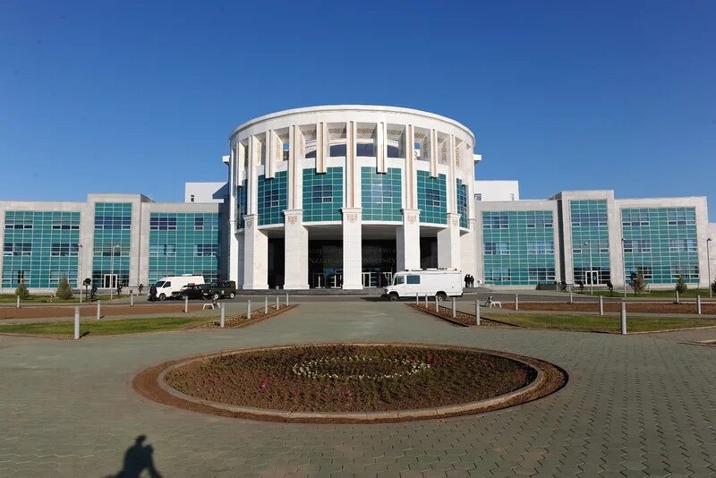 Назарбаев университет фото В Nazarbayev University началось первое заседание попечительского совета : 16 ию