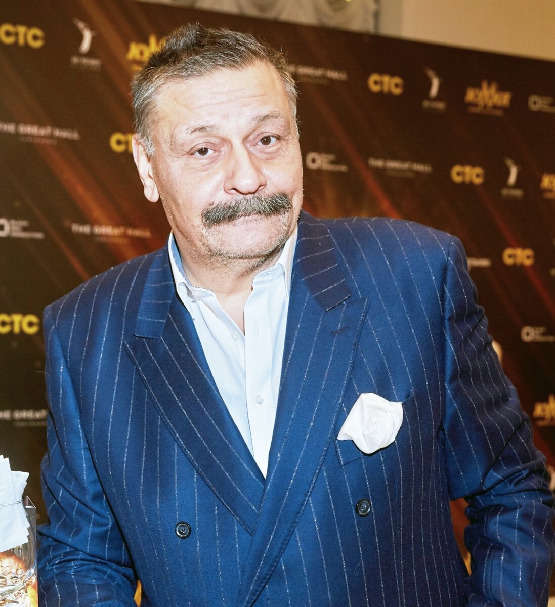Назаров фото сейчас Актёр Д.Назаров собирается приехать из Парижа и прибраться в стране, россияне от