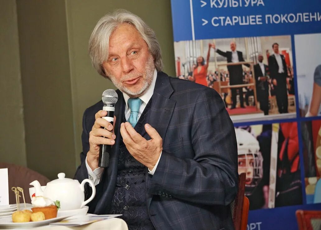 Назаров певец фото Конкурс дневников "Наши истории" позволил "нарисовать портрет" российской приёмн