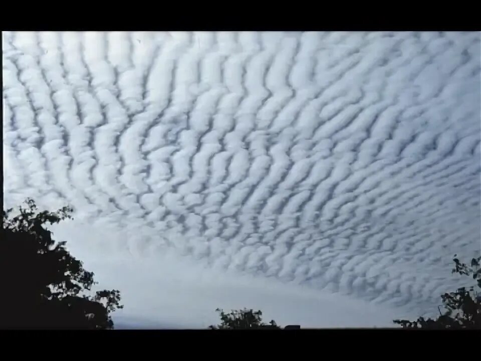Название фото облаков HAARP sece oblake nad Beogradom! HAARP wave clouds over Belgrade (Serbia) ! 2015