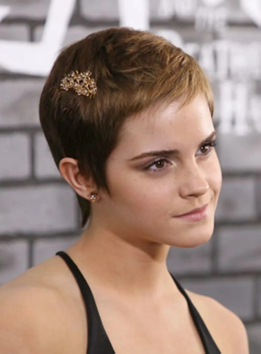 Название коротких причесок для девочек Emma Watson