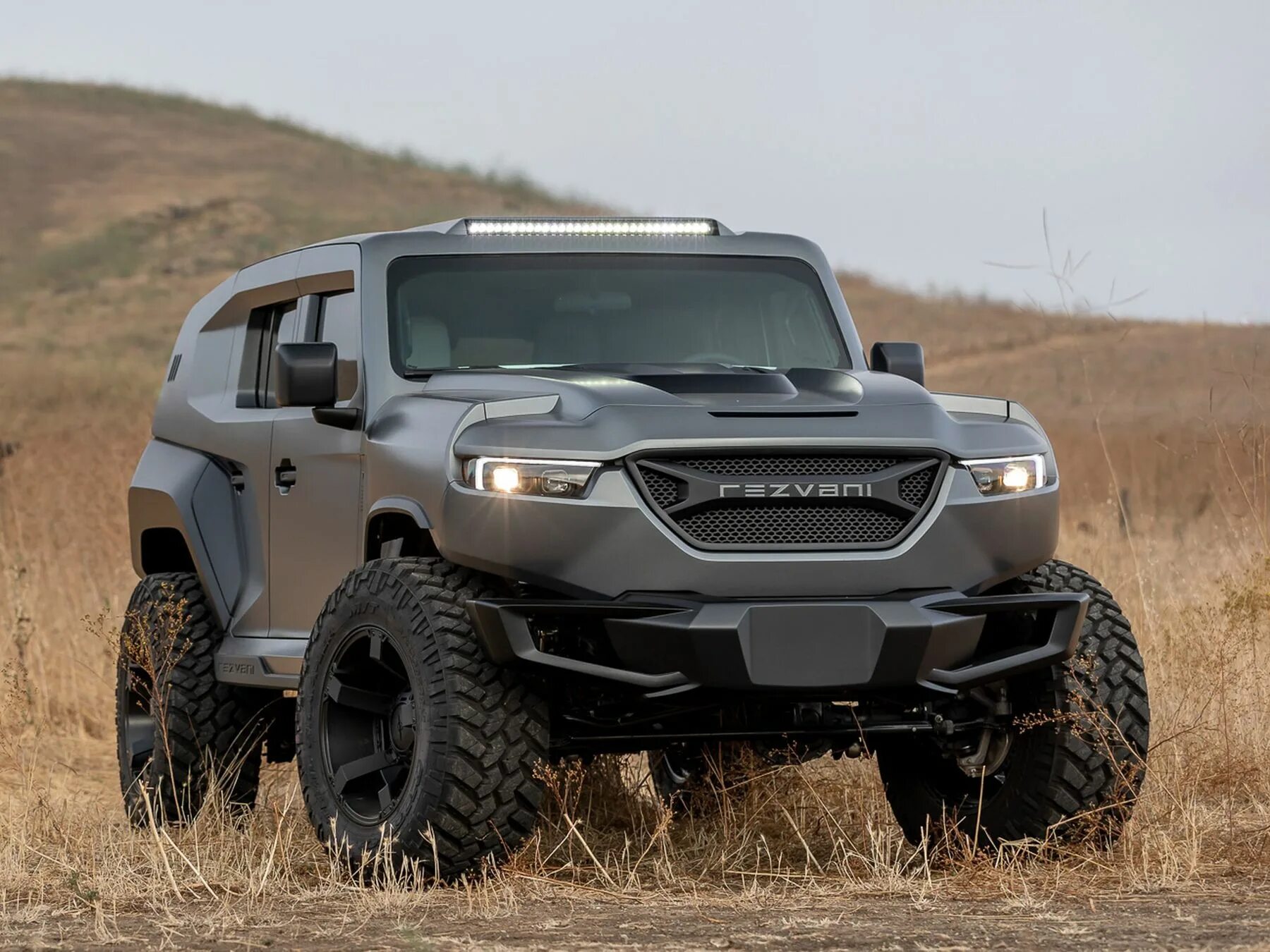 Название машины танк фото Rezvani Tank 2019 года выпуска, 2 поколение, внедорожник 5 дв. - комплектации и 