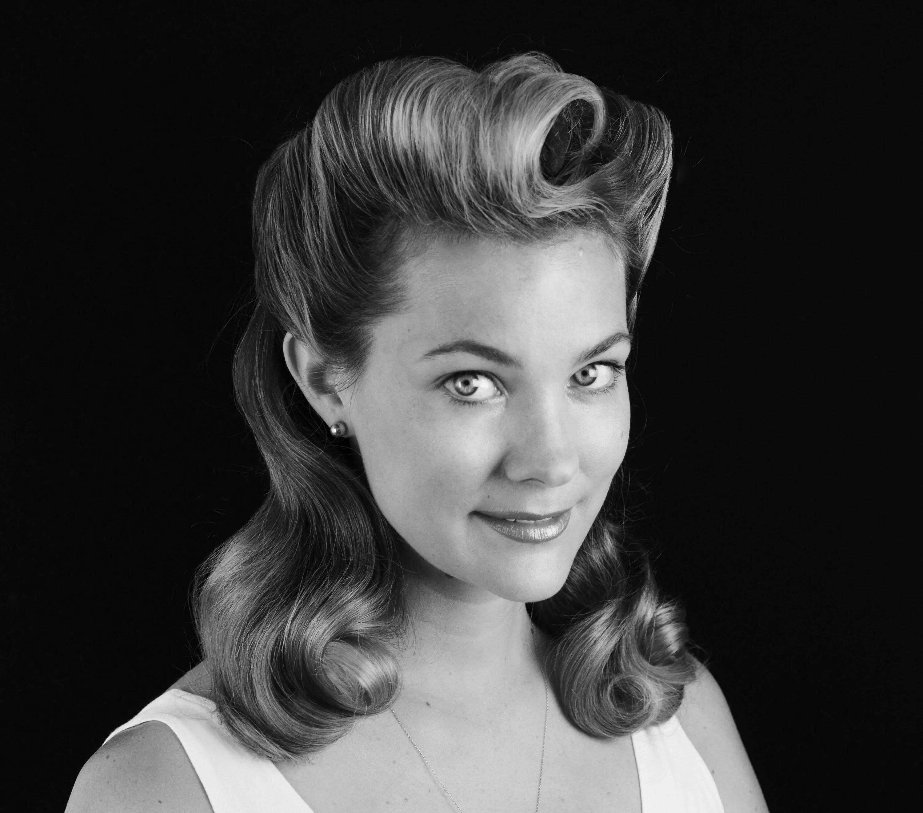 Название причесок 50 годов Get the Look: 1940's Hair 1940s hairstyles, Hairstyle 1940, 1940 hairstyles
