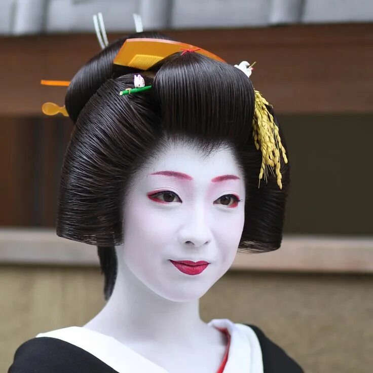 Название японских причесок женских Shin Aisatsu 2011 - Geiko Kimika 君 香 Geisha japonesa, Arte geisha, Belleza japon