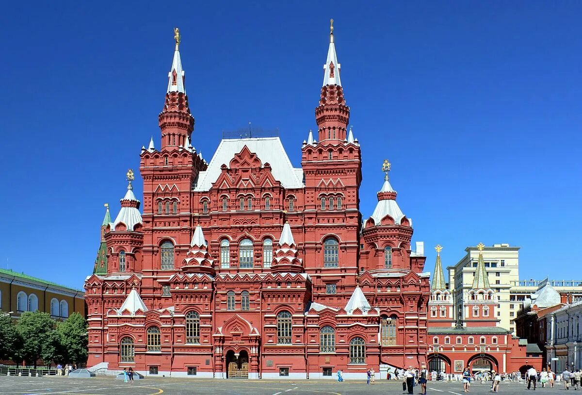 Название здания по фото Выставка "Реликвии и шедевры. Из собрания Государственного исторического музея" 