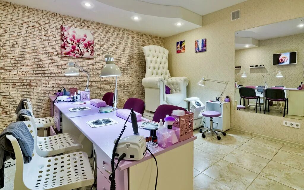 Названия для студии маникюра и педикюра примеры Студия маникюра Nail City, ногтевая студия, ул. 10 лет Октября, 70, Омск, Россия