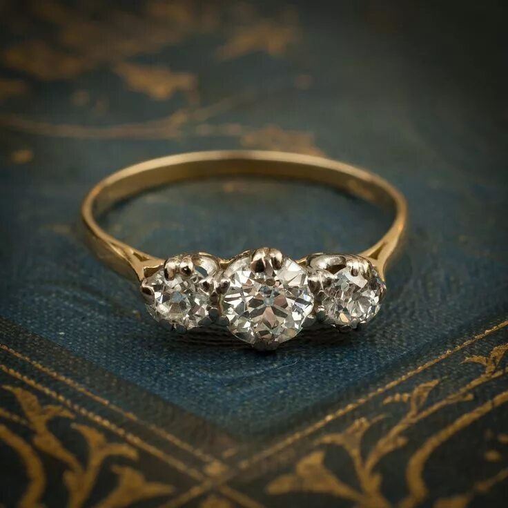 Названия и фото колец Classic Beauty! Vintage 1930's Diamond Trilogy Engagement Ring Antique engagemen