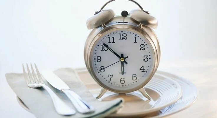 Не есть после 18.00 фото A quelle heure faut-il prendre ses repas pour garder la ligne