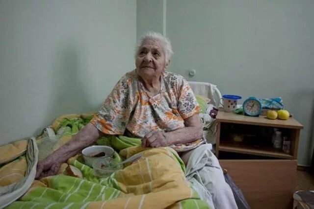 Не хочу доживать в доме престарелых варианты Приют от одиночества. В Беларуси почти нет частных домов престарелых Общество Аи