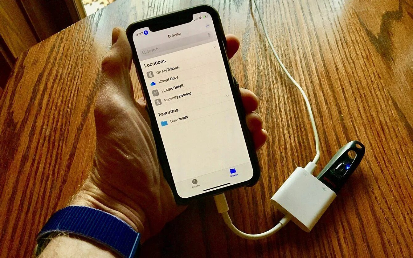 Не перекидываются фото с айфона You Can Now Access Flash Drives on an iPhone or iPad—Here’s How - Mac Business S