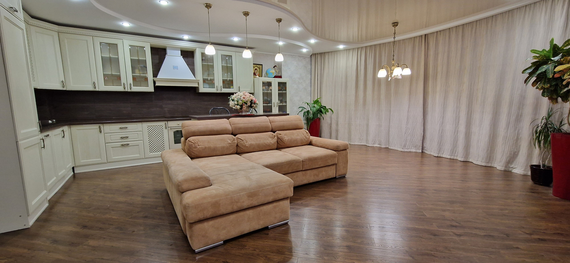 Не просто студия ул тельмана 3 фото Купить студию, 56 м² по адресу Саратовская область, Энгельс, Тельмана улица, 6д,