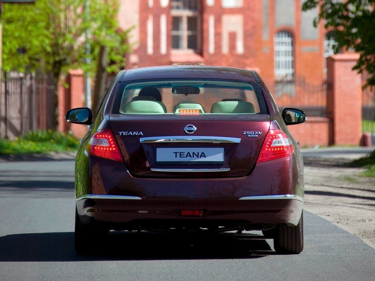 Ниссан фото сзади Nissan Teana II 2008 - 2011 Седан: кузов, класс, тип и объём двигателя, коробка 