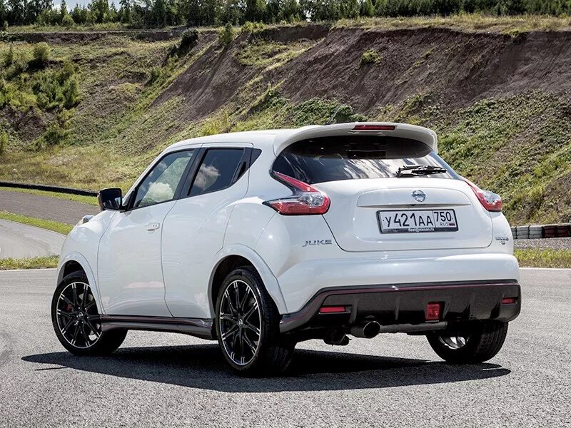 Ниссан фото сзади Фото Nissan Juke Nismo RS - Nissan Juke Nismo RS 2014 спортивные кресла