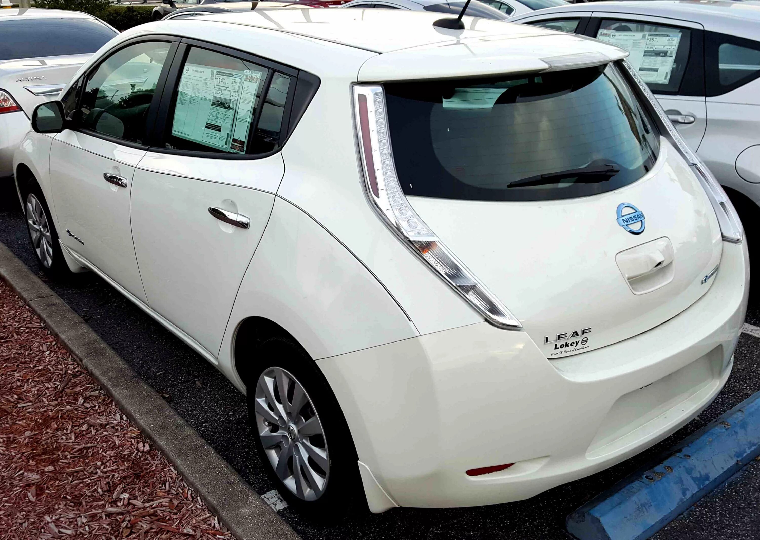 Ниссан гибрид фото Nissan Leaf * Cars Simplified