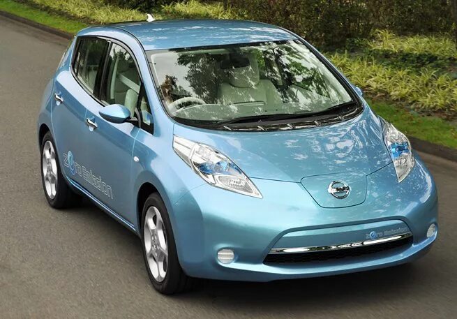 Ниссан гибрид фото Nissan Leaf Named 2011 World Car Of The Year, Ferrari 458 Italia Gets Performanc