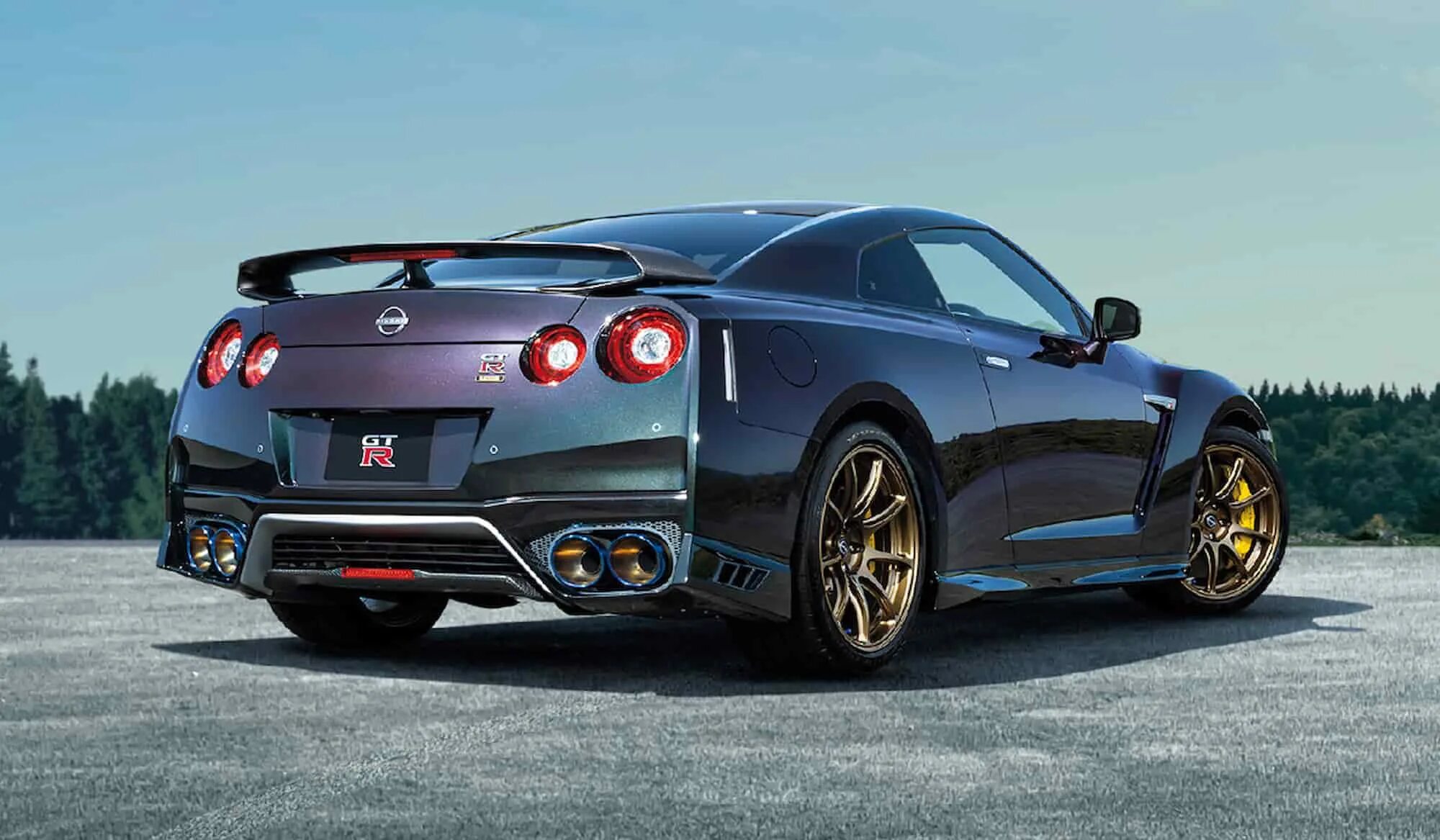 Ниссан gt фото У Nissan GT-R появились две новые спецверсии