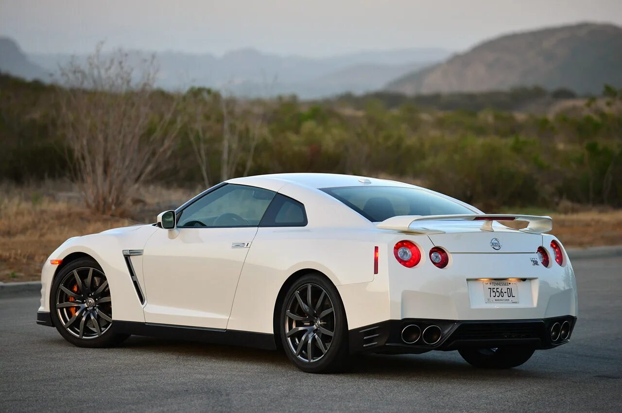 Ниссан gt фото 2014 Nissan GT-R Gallery