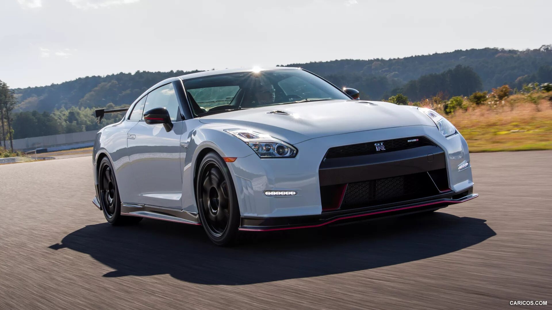 Ниссан gt фото Nissan GT-R Nismo 2015MY Front