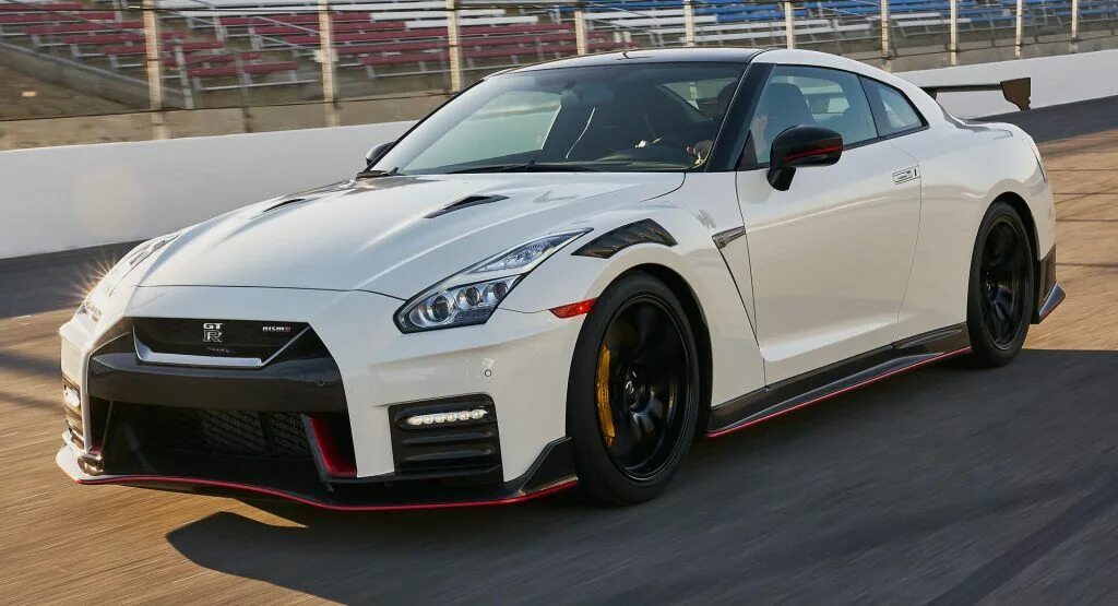 Ниссан gt фото 2021 Nissan GT-R Priced From $113,540, Nismo Still Costs A Whopping $210,740 Car