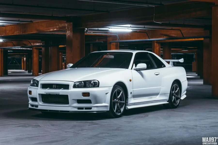 Ниссан гтр 34 фото Nissan Skyline R34 диски OEM Nissan Skyline R34 GTR R18 9J ET30 GT-R V-Spec
