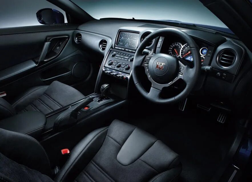 Ниссан гтр салон фото Nissan улучшит GT-R к Нью-Йоркскому моторшоу - DRIVE2