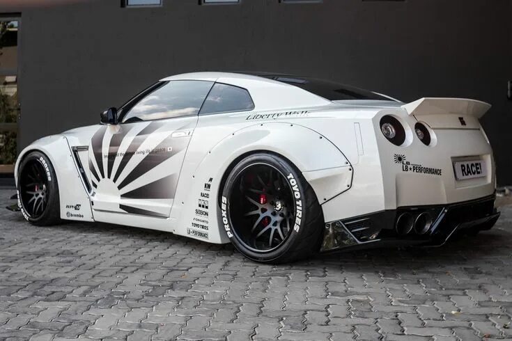 Ниссан гтр тюнинг фото Nissan GT-R Gone Racy With Aftermarket Body Kit and Unique Graphics - CARiD.com 