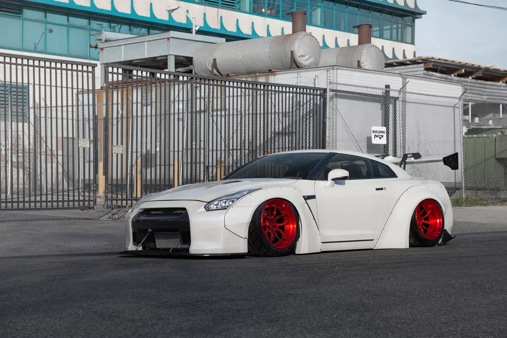 Ниссан гтр тюнинг в японском стиле Nissan GT-R Air Runner With Candy Red Nero 3 Piece Wheels by Niche - CARiD.com G